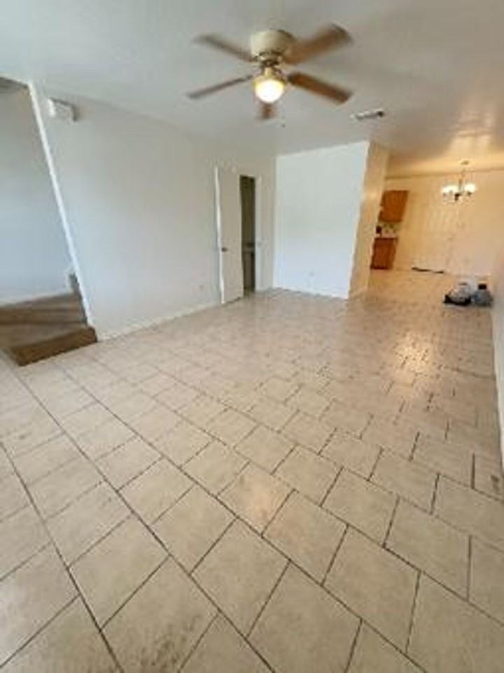 3005 Cantabrian Dr - Photo 2 of 8