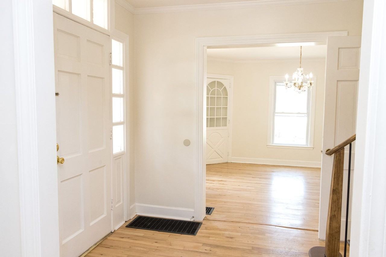 356 Derby Cir - Photo 2 of 27