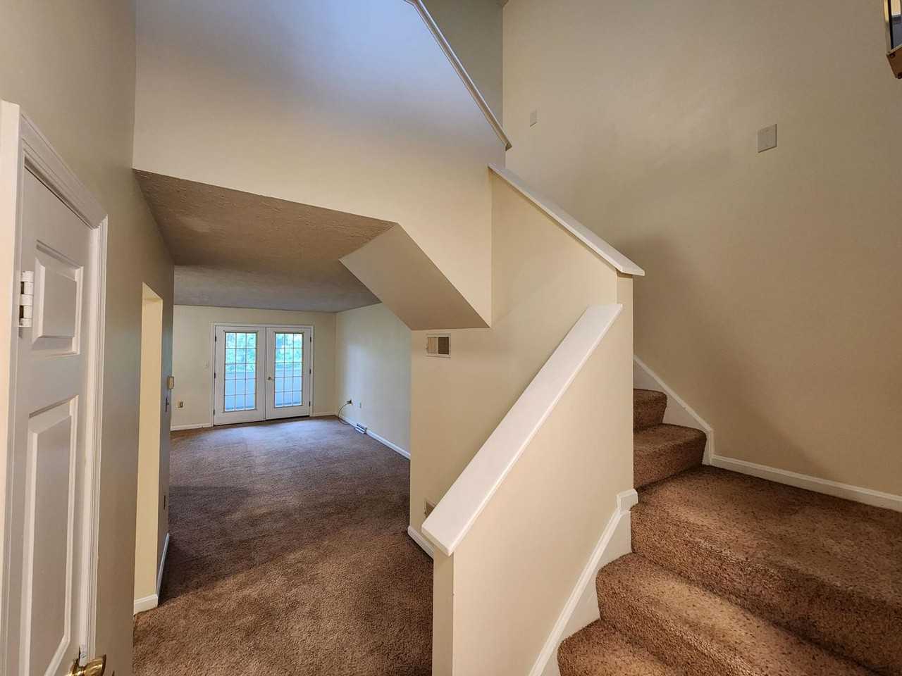 102 Nottingham Dr - Photo 2 of 29