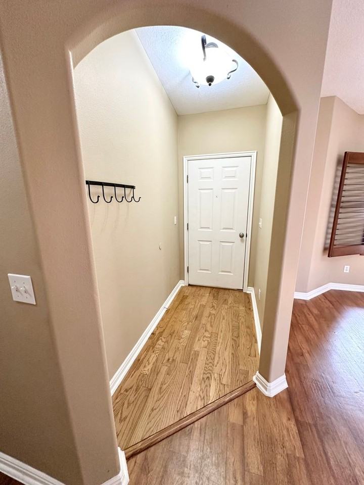 505 N 800 E - Photo 5 of 27