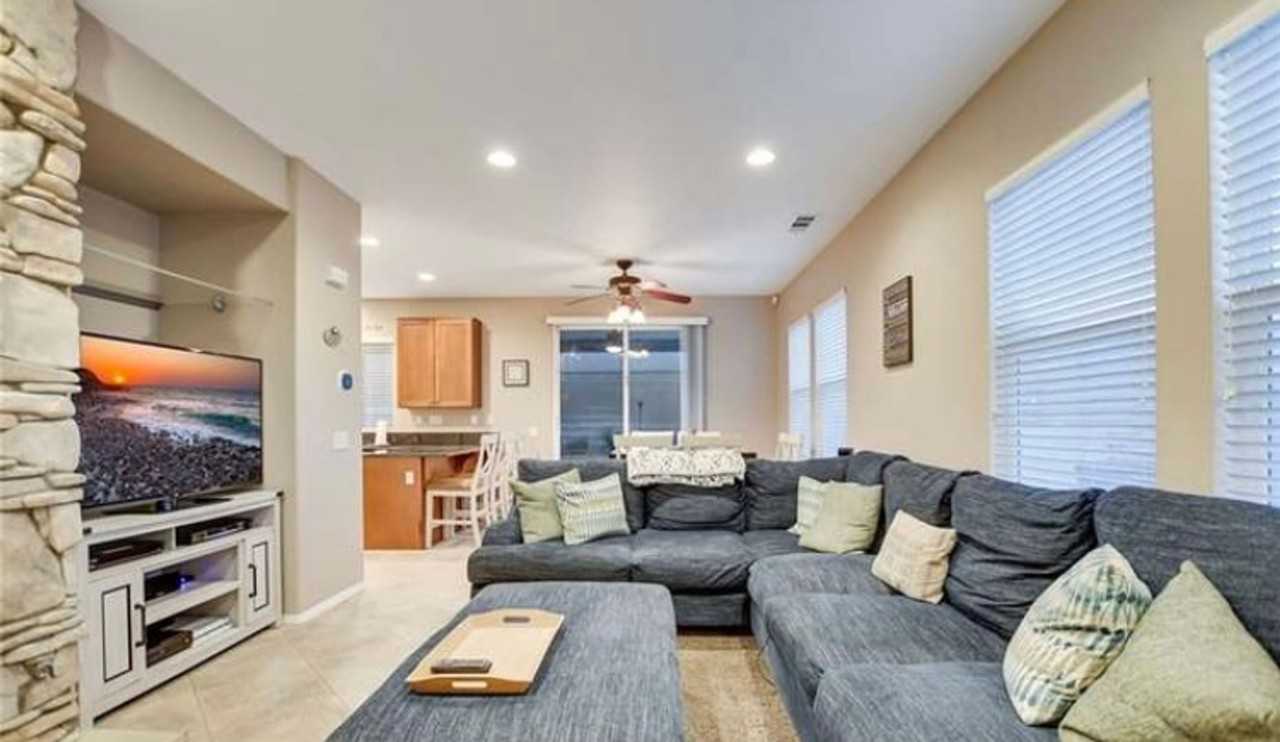 7949 Shadow Trails Ln - Photo 2 of 18