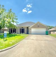 featured image of 2032 Stonehenge Dr