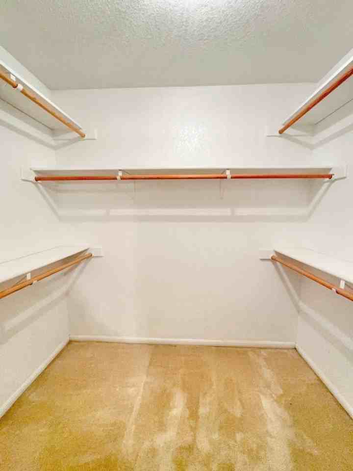 2032 Stonehenge Dr - Photo 7 of 14