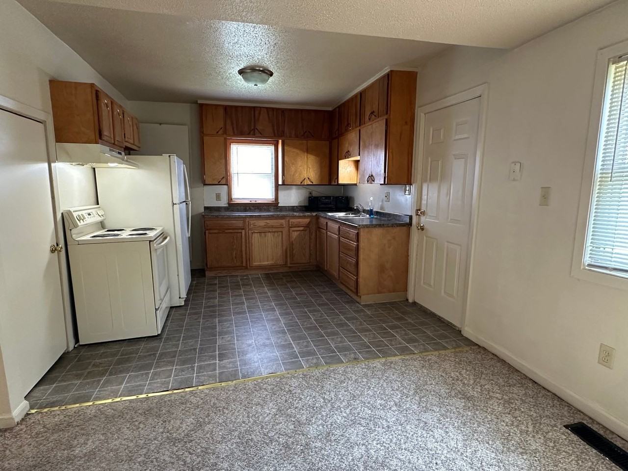 508 S 20th St - Photo 3 of 9