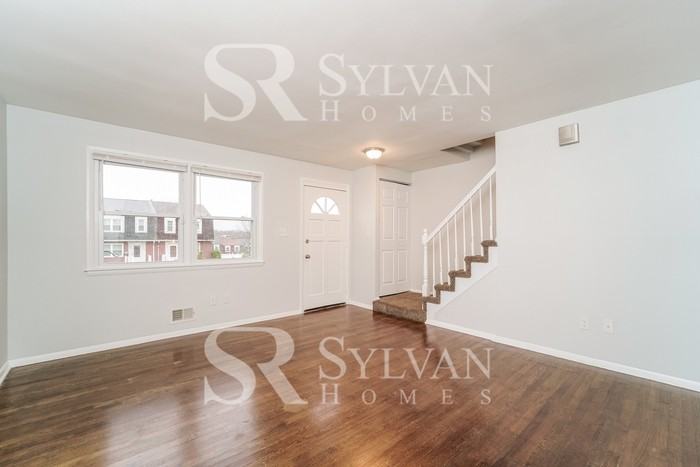 5637 Arnhem Rd - Photo 2 of 15
