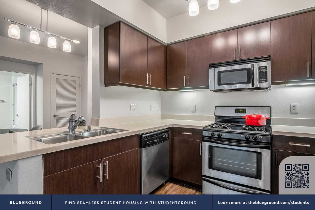 1410 5th Street - Photo 7 of 26