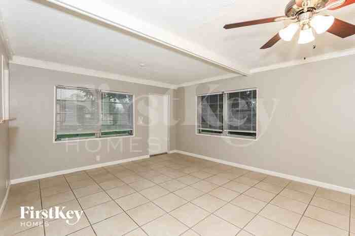 4830 Nw 12th Ct - Photo 3 of 15