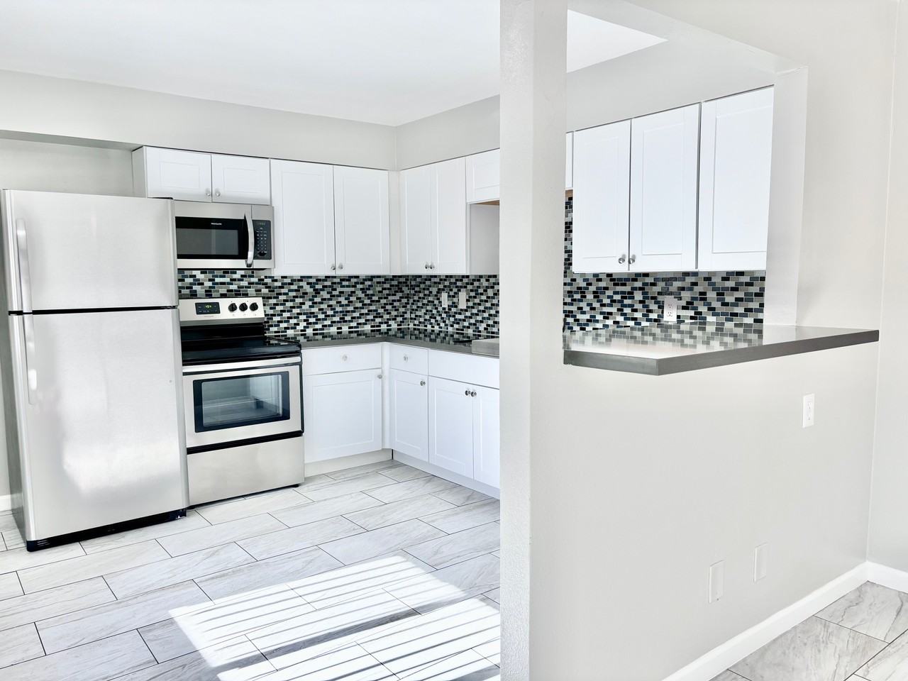 704 W 5th St #720B - Photo 5 of 42