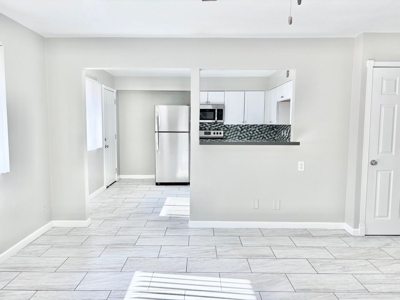 704 W 5th St #720B - Photo 6 of 42