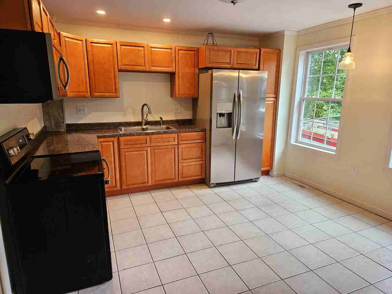 102 School St #A - Photo 2 of 5