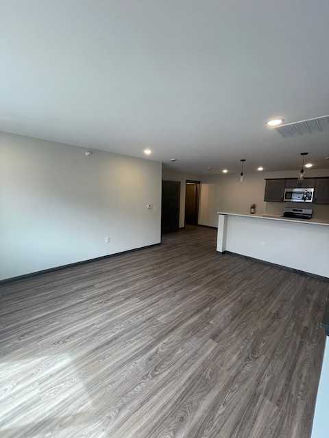 713 Yosemite Way #102 - Photo 6 of 13