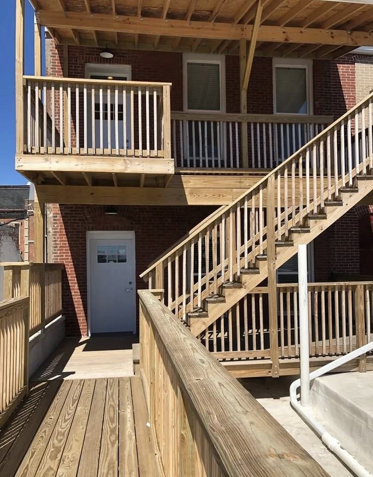 626 Maine St #D - Photo 2 of 10