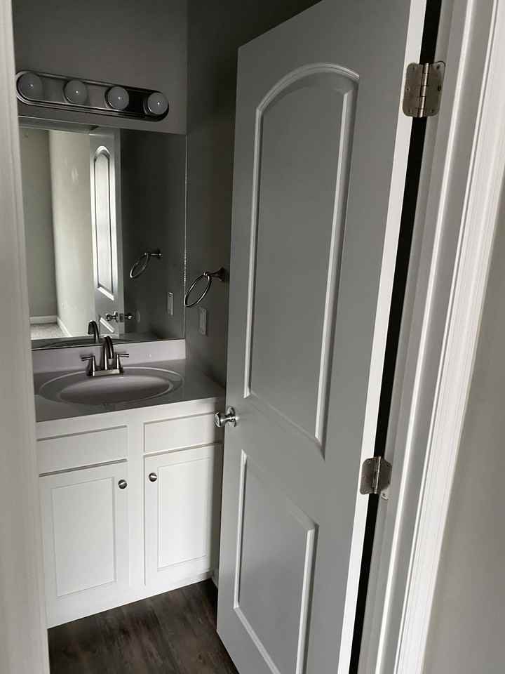 1401 Stadium View Dr #E - Photo 3 of 7