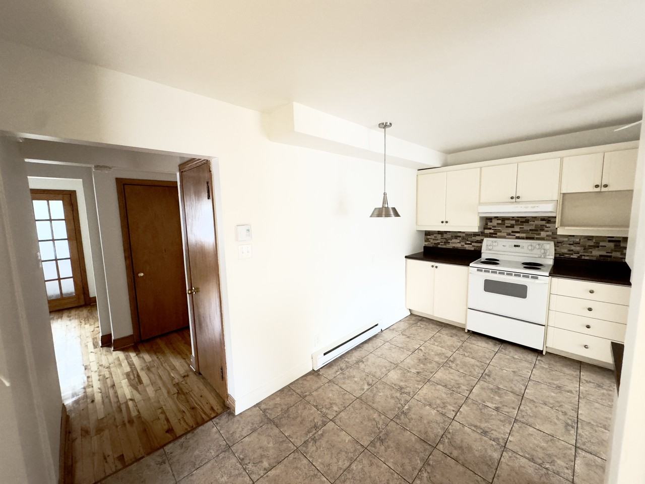 8286 Rue Hochelaga - Photo 3 of 15