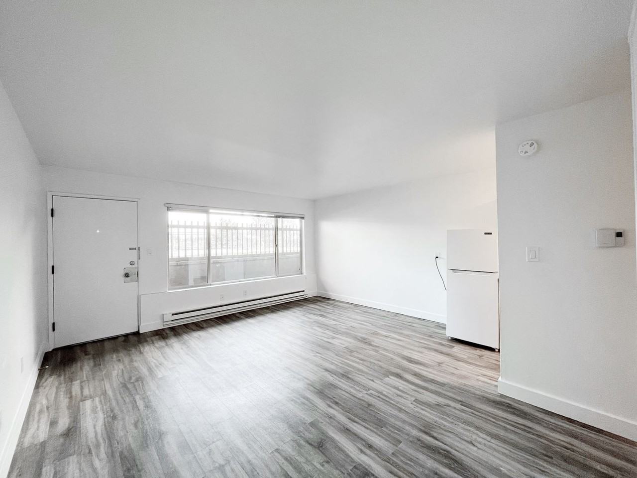 Village Vista Apartments - Photo 6 of 27