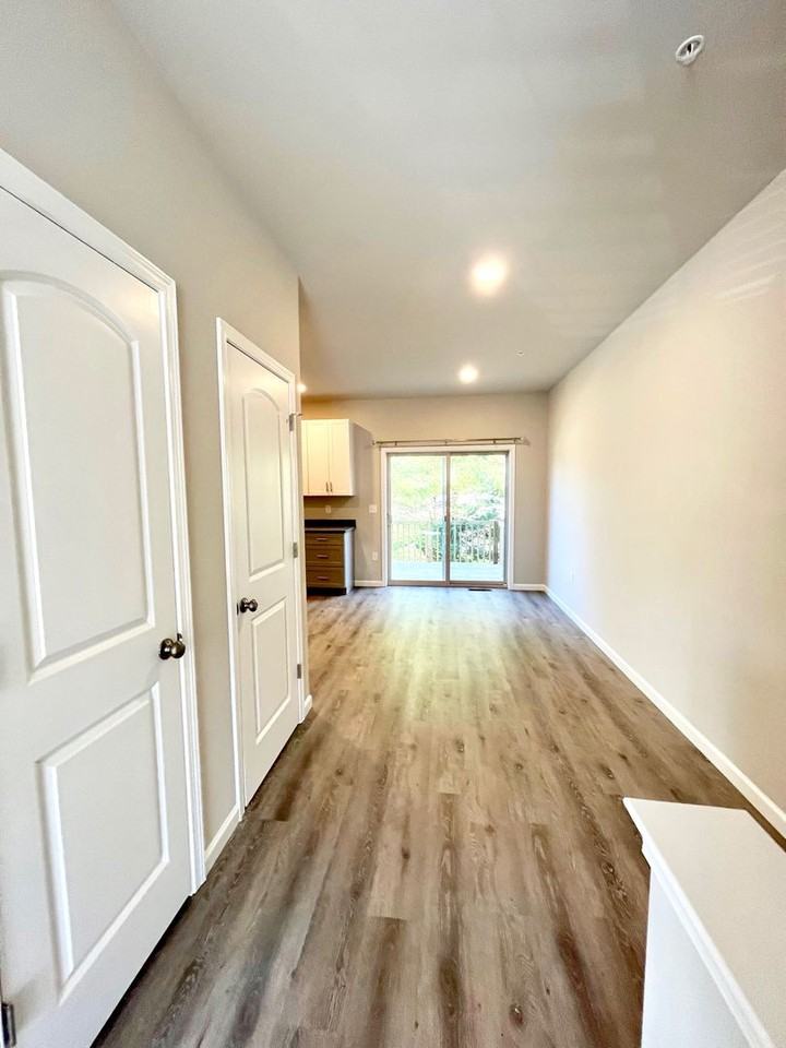 3955 Stony Brook Dr - Photo 2 of 12