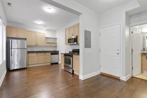 featured image of 7526 N Seeley Ave