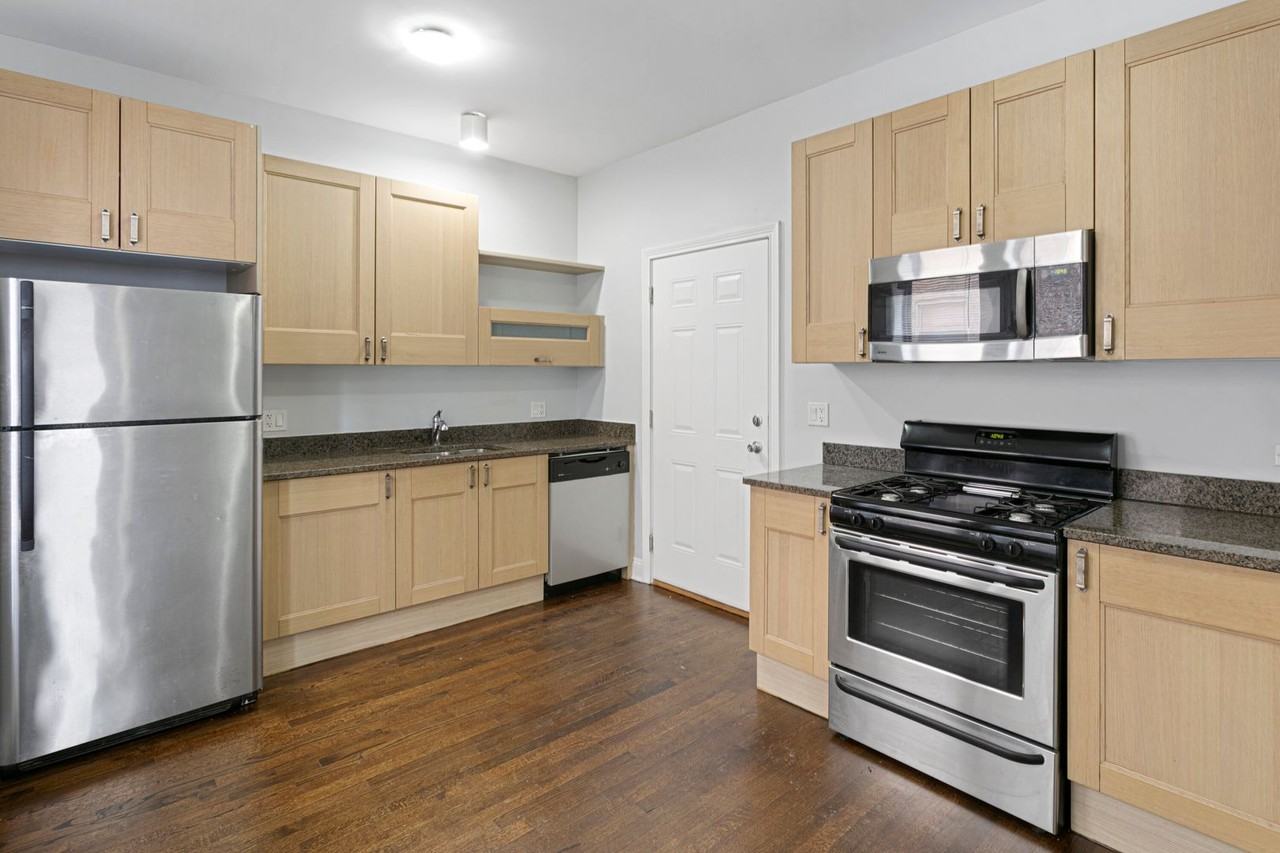 7526-7530 N Seeley Avenue - Photo 3 of 42