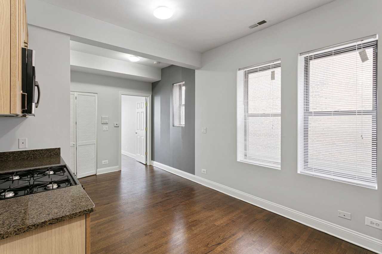 7526-7530 N Seeley Avenue - Photo 5 of 42