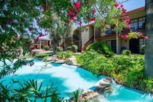 featured image of 5666 E Hampton St