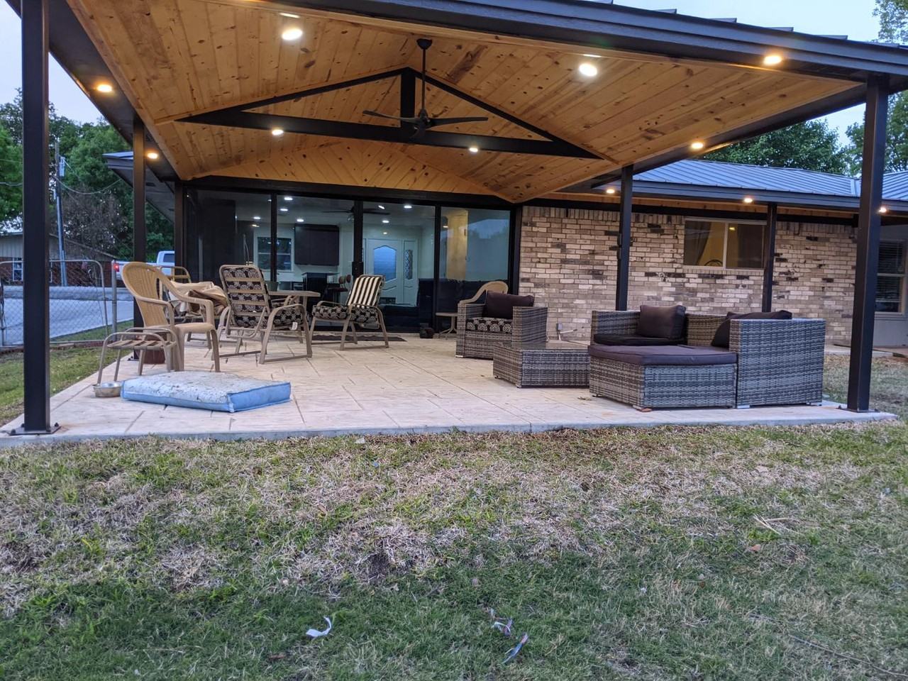 1001 Skyview - Photo 3 of 18