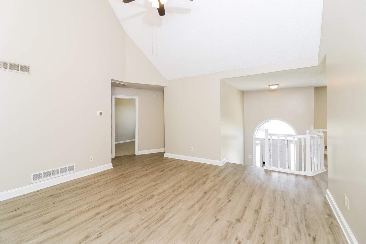 19 Abbey Ln - Photo 3 of 10