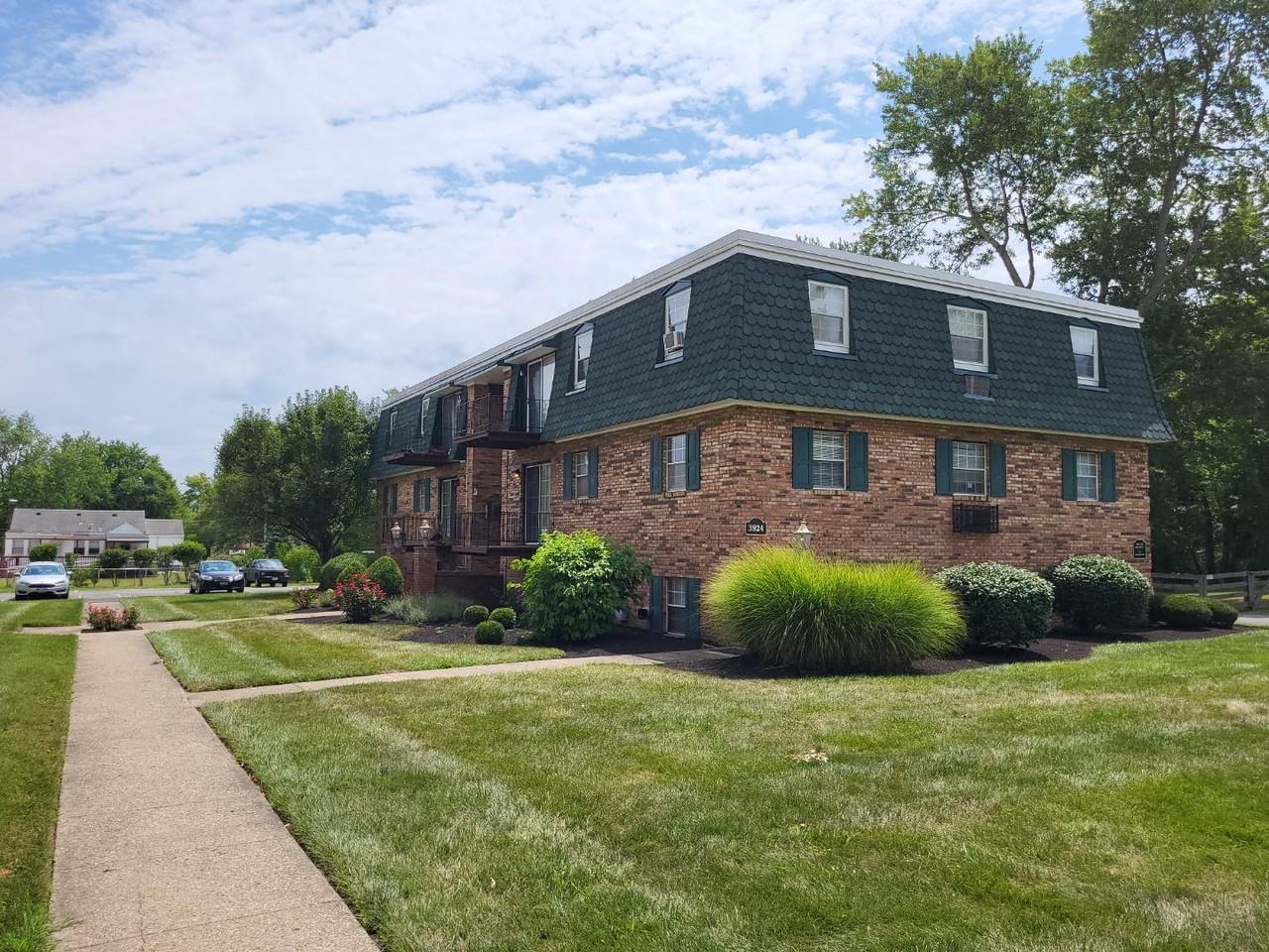 3924 Banks Rd - Photo 3 of 10