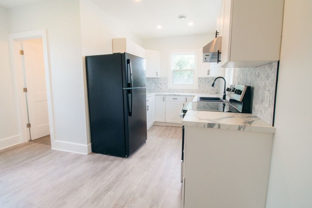 4550 Huron St - Photo 3 of 36