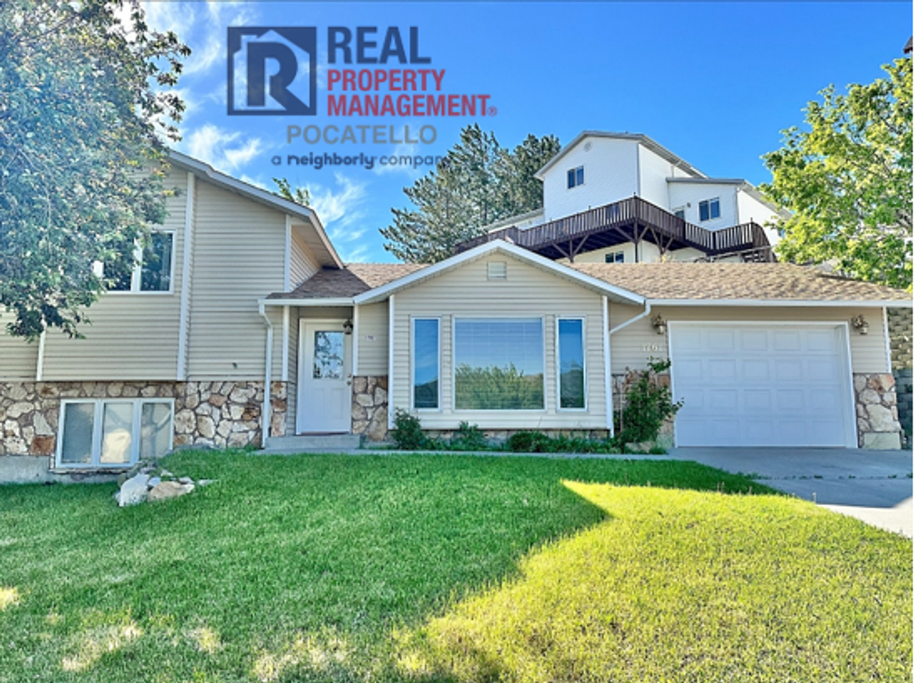 1761 Gwen Dr