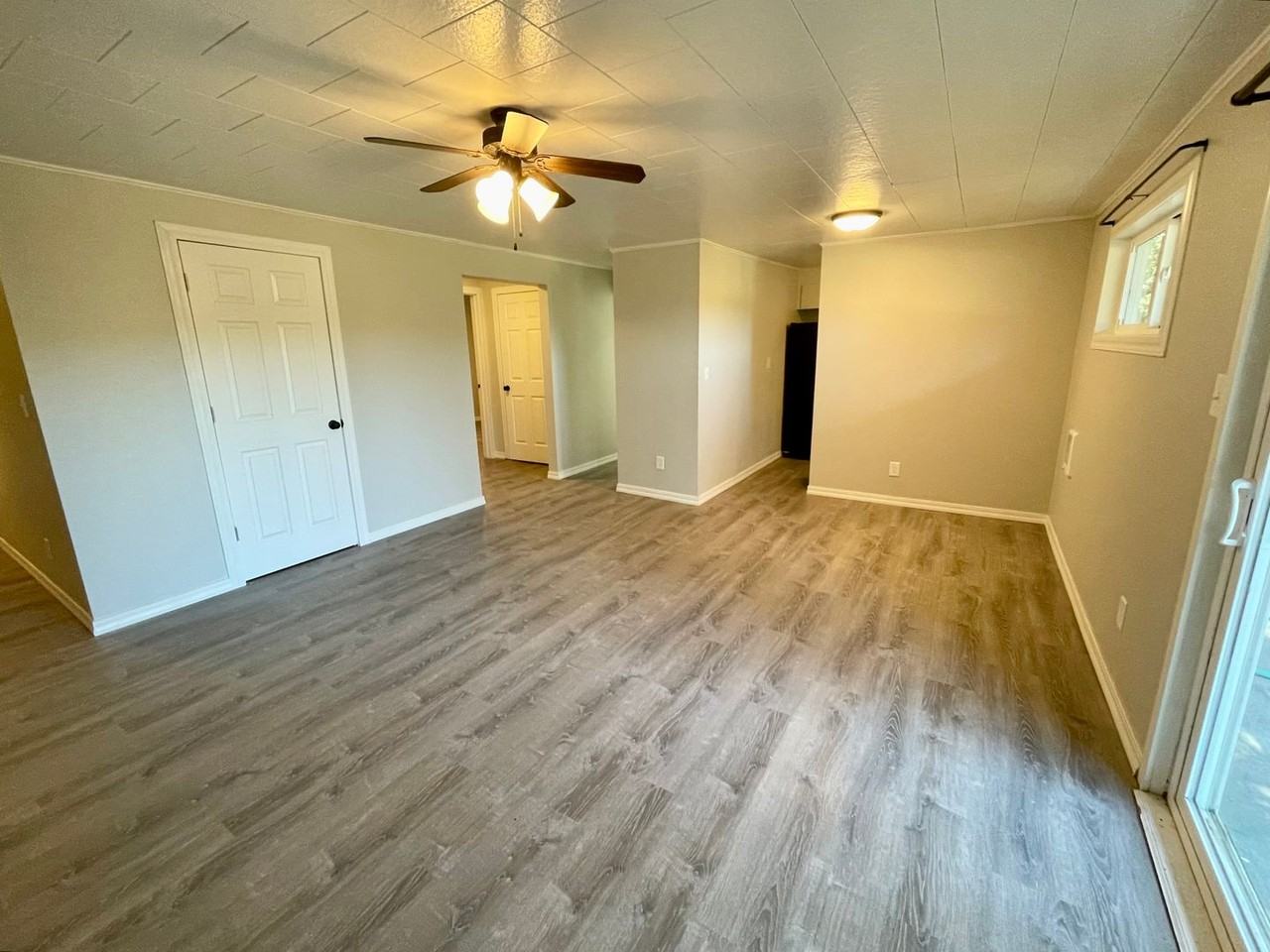 516 Nw Bailey Ave #1 - Photo 4 of 12