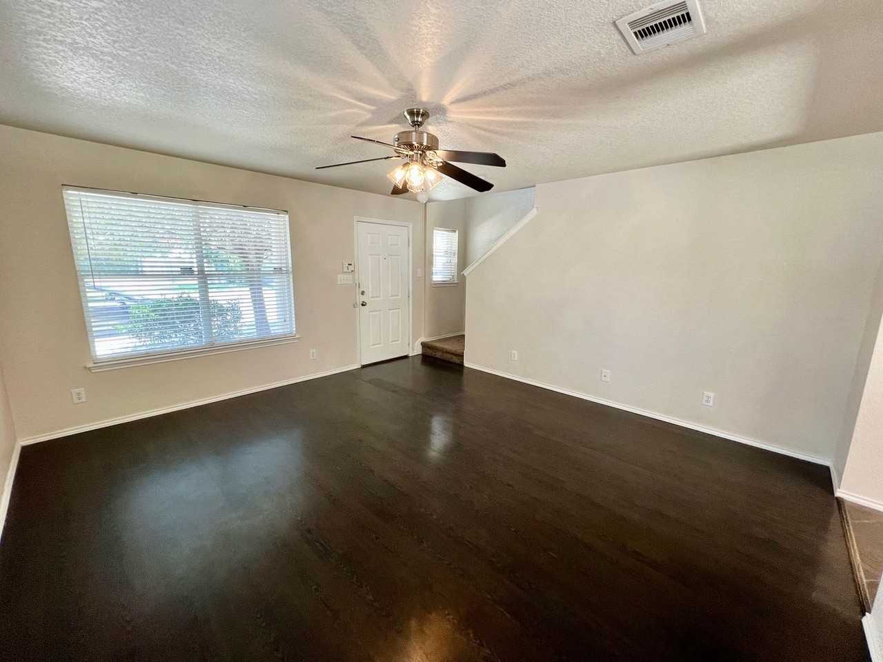 110 Jetlyn Dr - Photo 6 of 30