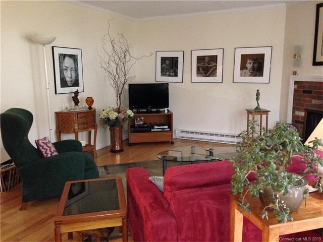 14 Wellington Dr #14 - Photo 2 of 23