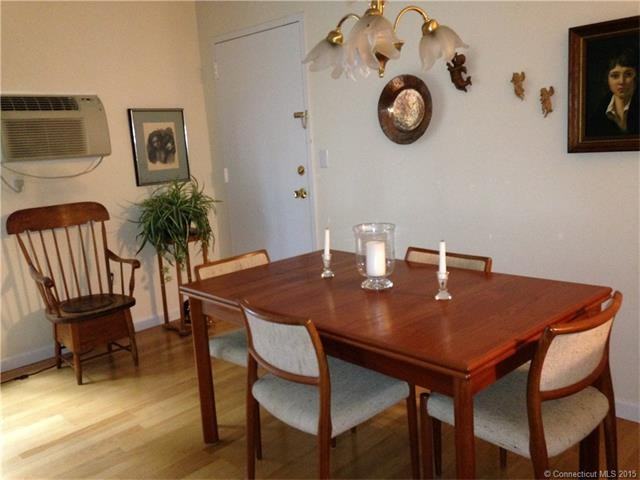 14 Wellington Dr #14 - Photo 3 of 23