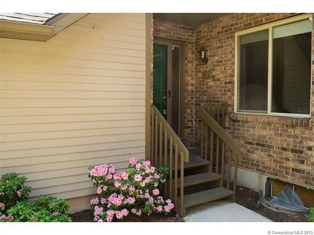 114 Fox Run Ct #114 - Photo 2 of 7