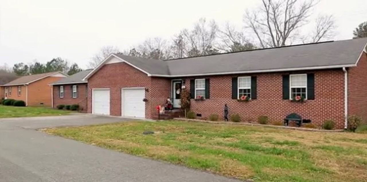107 Hayfield Sq - Photo 2 of 10