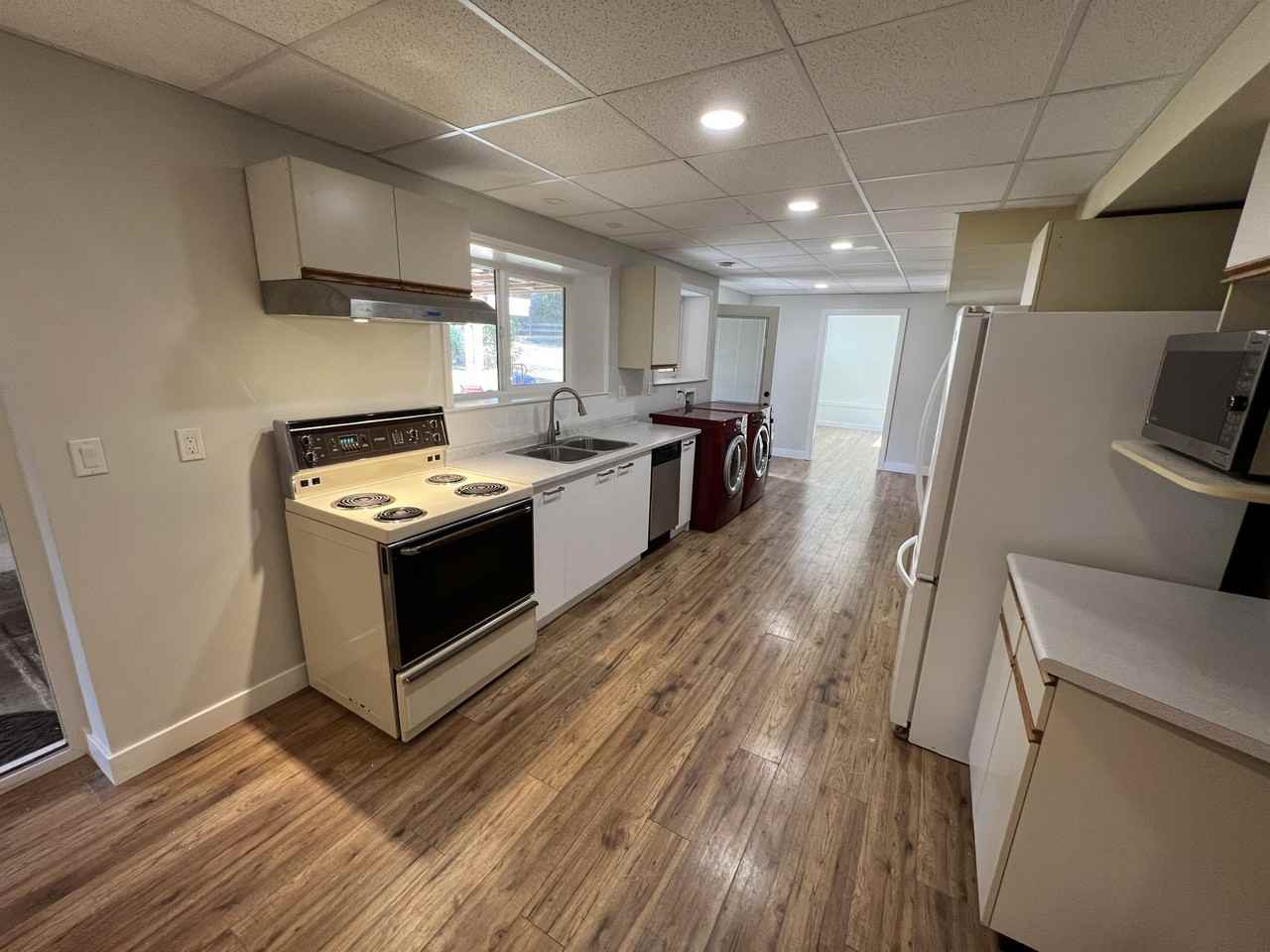 2309 Golden Meadows Cres Lowr - Photo 2 of 12