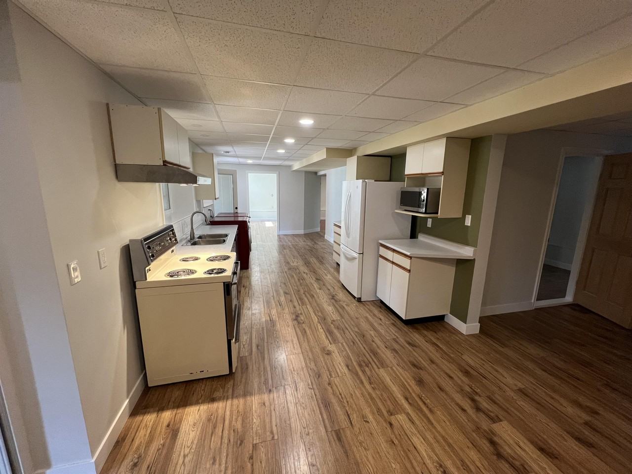2309 Golden Meadows Cres Lowr - Photo 3 of 12