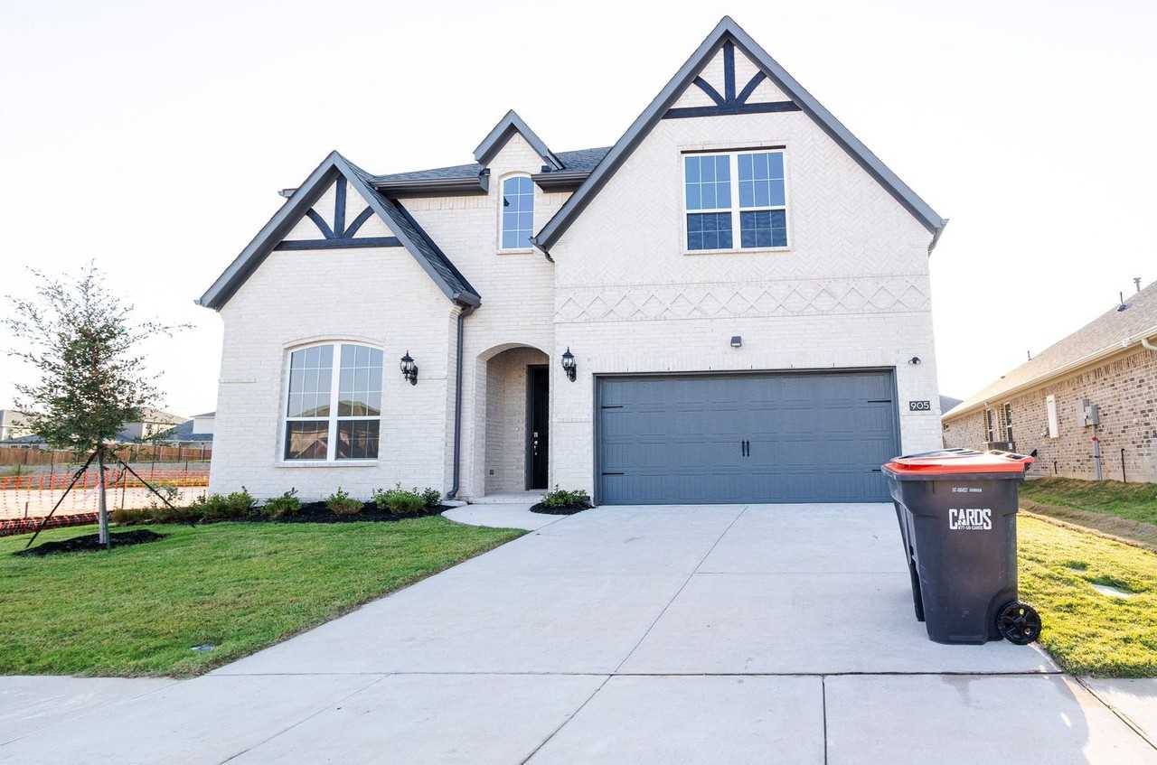 905 Tartane Dr - Photo 2 of 50