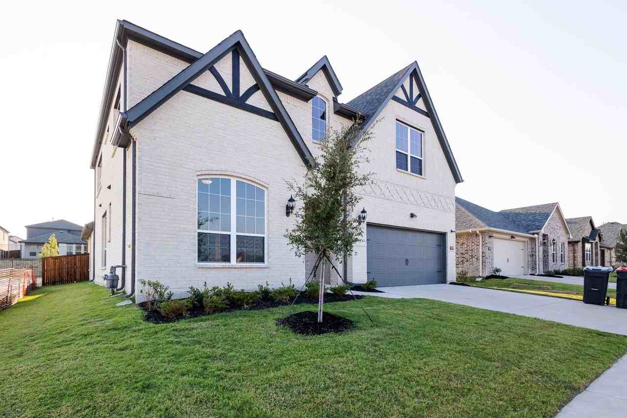 905 Tartane Dr - Photo 3 of 50