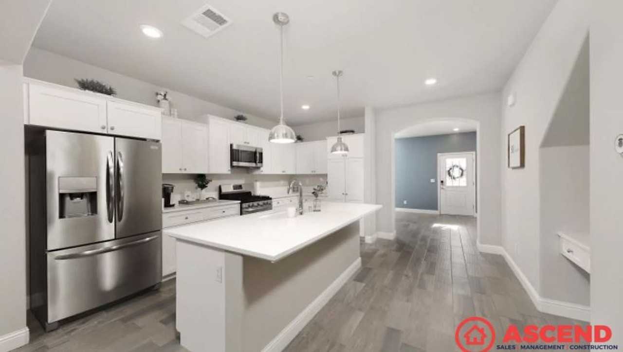 3704 Shady Village Ln - Photo 3 of 16