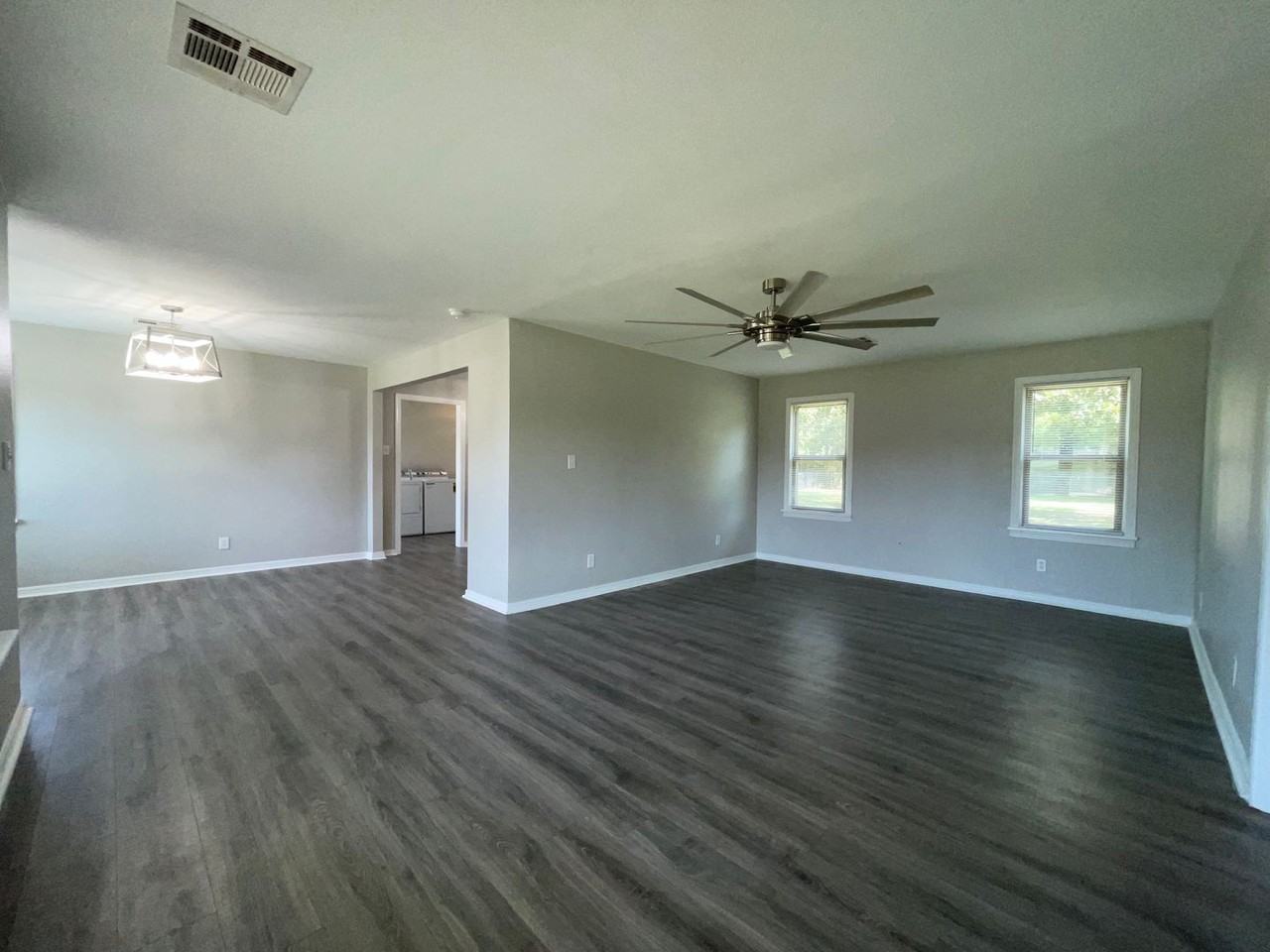 615 Indiana Ave - Photo 2 of 27