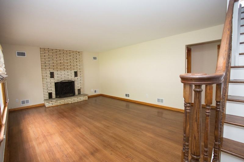 785 Hancock St - Photo 3 of 19