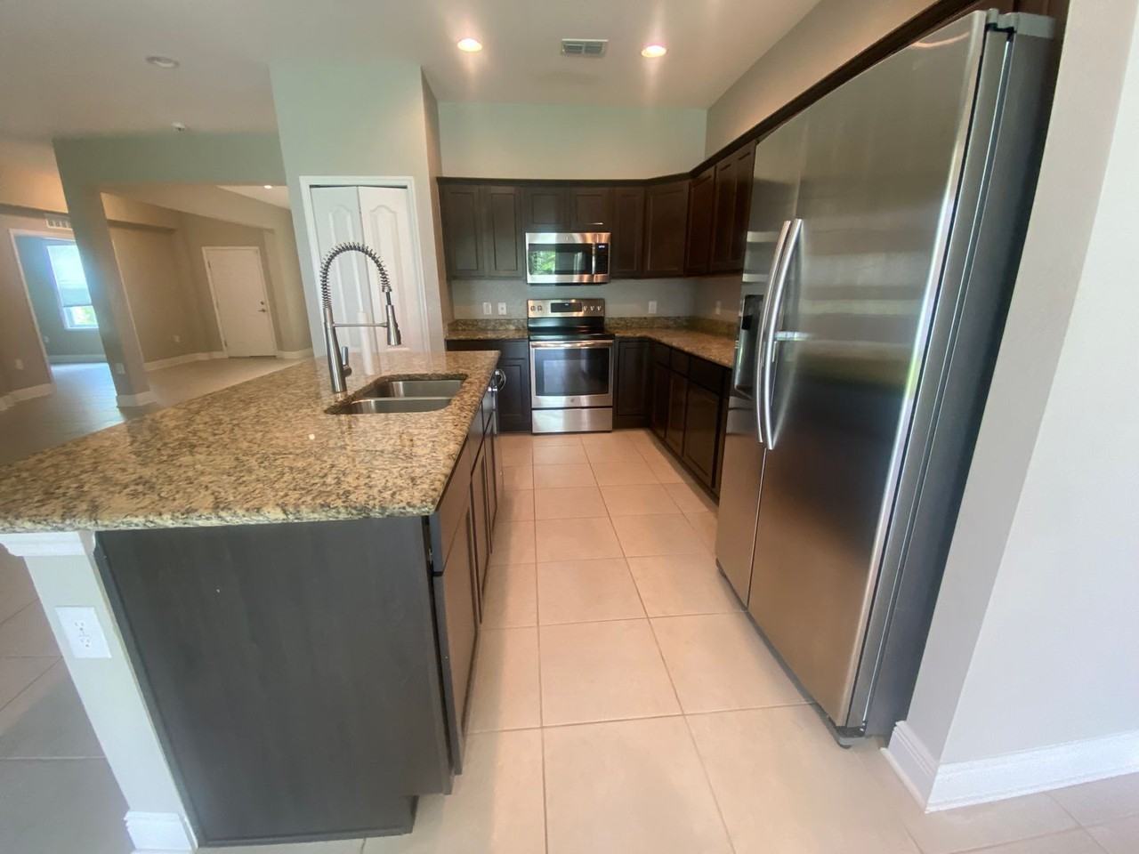 1733 Sw 38th Ln - Photo 6 of 32
