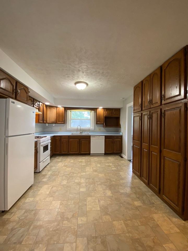 615 W Wilkinson St - Photo 5 of 23