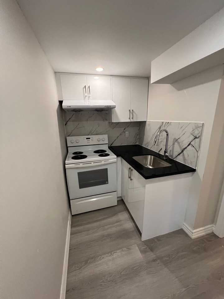 18 Gilroy Dr #3 - Photo 4 of 5