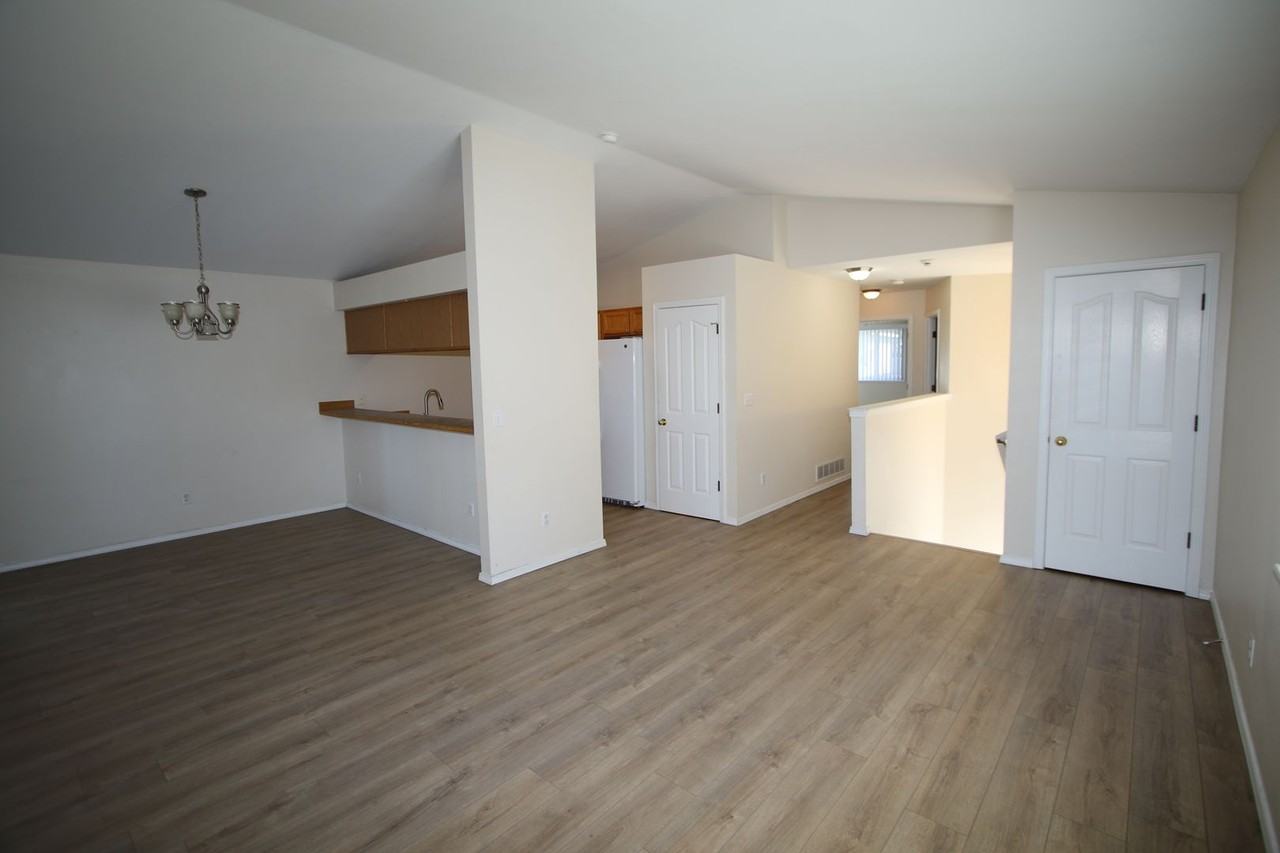 8926 Meadow Park Cir - Photo 6 of 19