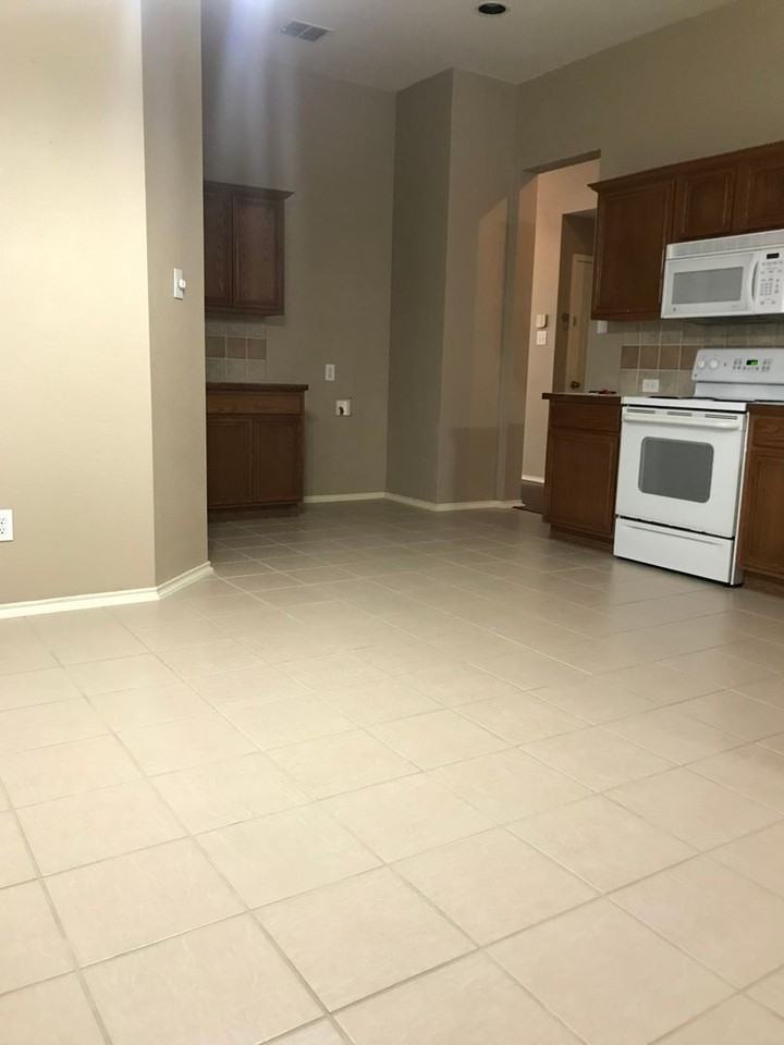 12145 Toffee St - Photo 5 of 28