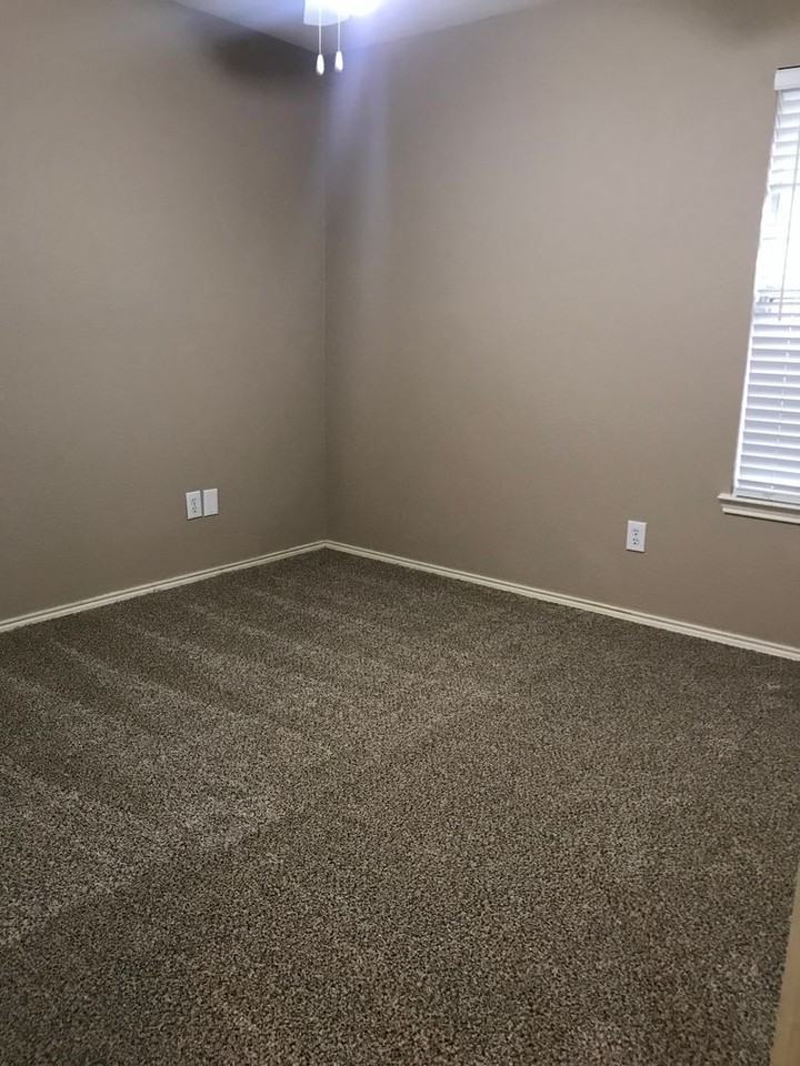 12145 Toffee St - Photo 6 of 20