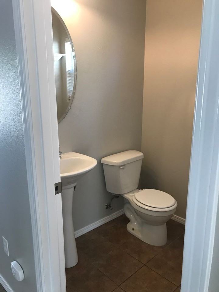 652 Ne Mason Rd - Photo 5 of 20
