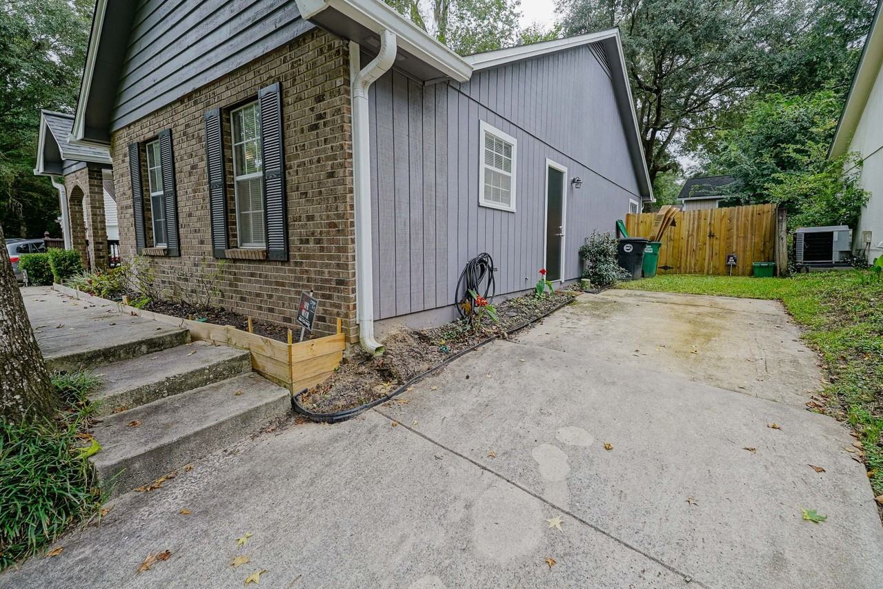 1537 Cinnamon Bear Cir - Photo 3 of 34